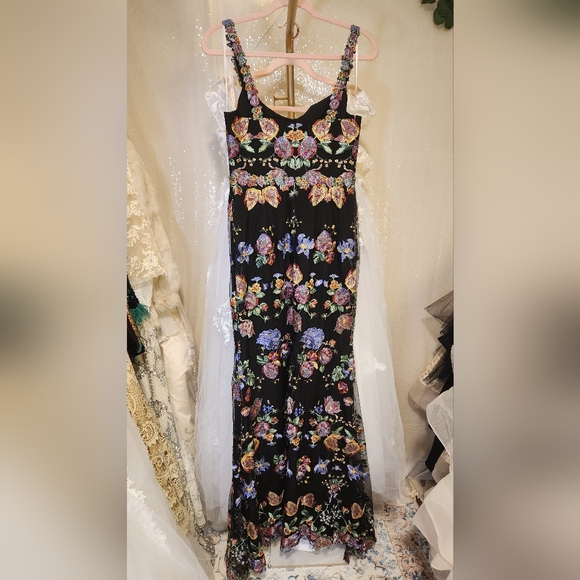 NWOT Size 6 Marchese Notte  Metallic Black & Floral Embroidered Tulle Gown - Picture 13 of 16